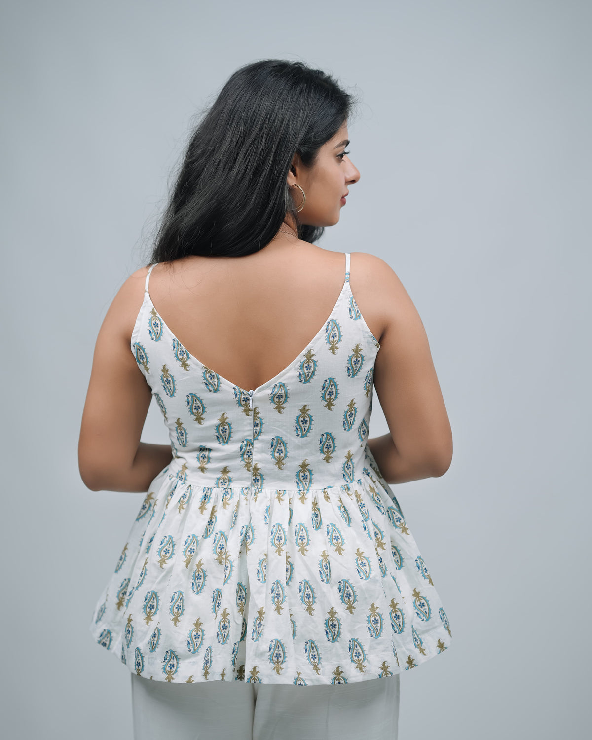 Mughee Paisley printed Peplum V-Neck casual Crop top white.