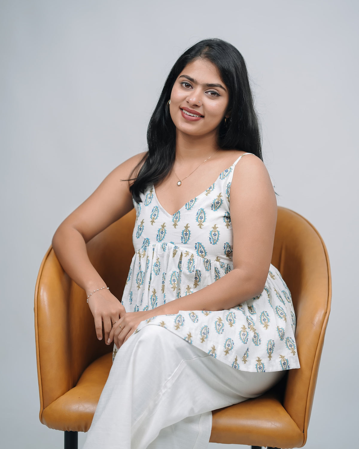 Mughee Paisley printed Peplum V-Neck casual Crop top white.