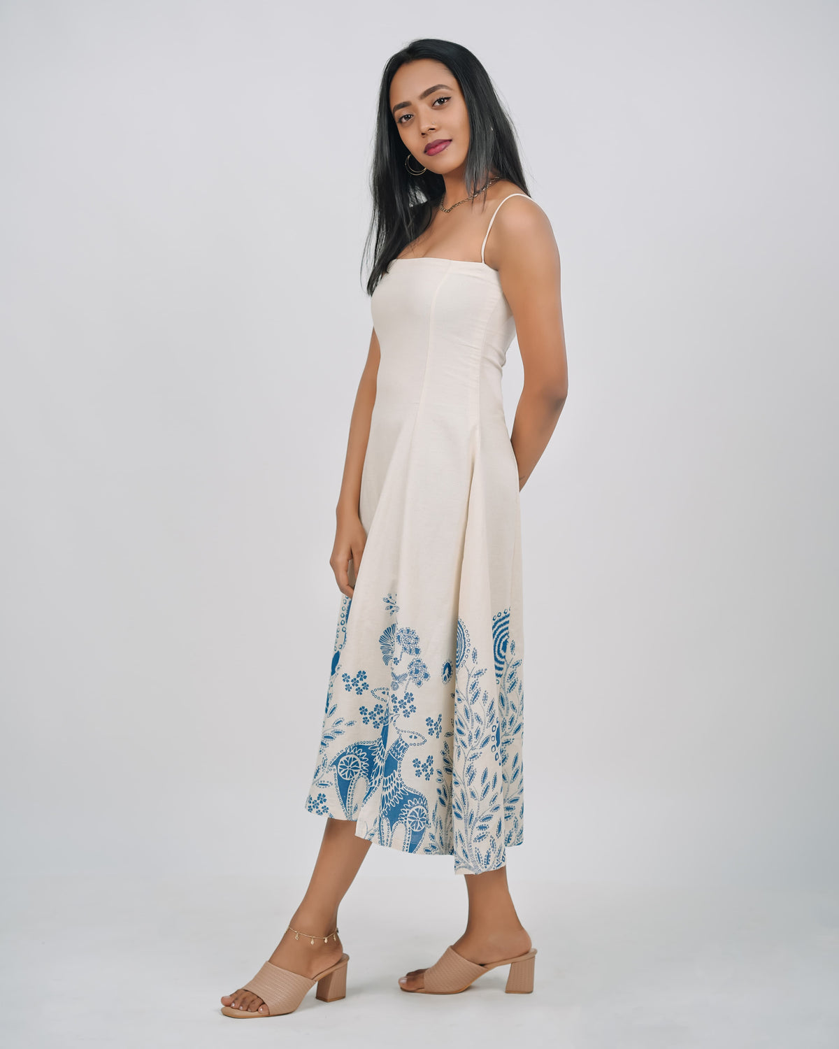 Mughee Blue Floral Square Neck Spaghetti Strap Midi Dress Off-White