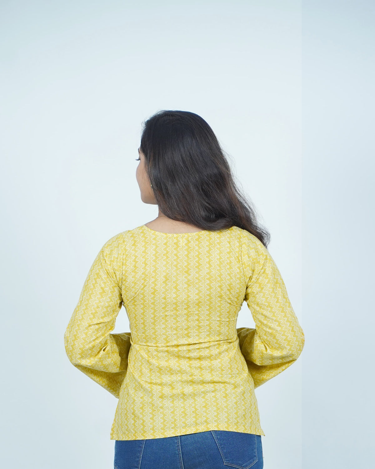 Mughee zigzag designed Flare Topwhite in yellow